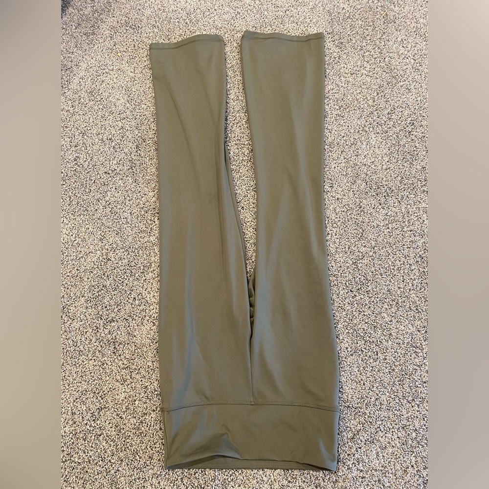 NEW American Eagle the Everything Flare size M
